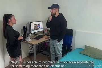 Horny Busty Milf Offered Repairman Intimacy - free porn video
