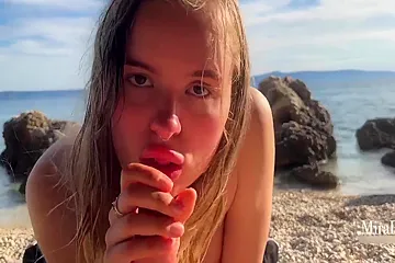 Babe Gets Fucked And Creampied On The Beach - Mira David 17 Min - free porn video