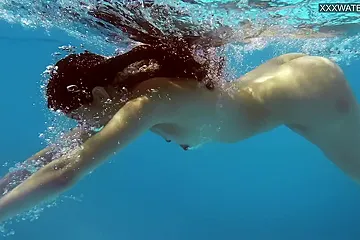 Big Ass Latina Swimming With Yenifer Chacon - free porn video