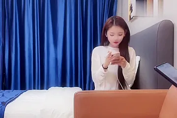 The Unemployed Step sister Does Not Want To Work Video Time Outsi - free porn video