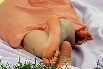 Super Summer Candid Soles - free porn video