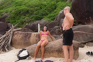 Encuentro A Mi Amiga En Playa Nudista Y Termina Desnuda En Mi Cama (novela - Capitulo 3) - free porn video