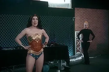 Olive Glass - Wonder Woman In One Dumb Woman Meet The Fembots - free porn video
