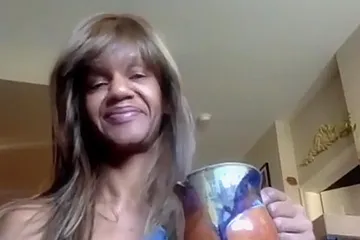 Yes, Cum & Her Ginger Moisther In Lay Down Comedy - free porn video