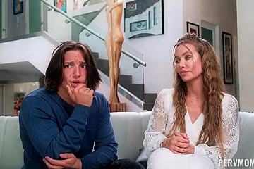 Chloe Rose Milf Double-teams Little Golddigger Slut - free porn video
