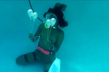 Underwater Self Bondage - free porn video