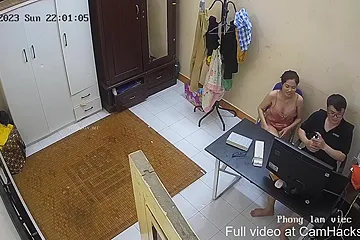 Busty Vietnamese seduce boyfriend while he was working 1449 - free porn video