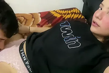 Mi Vecina Me Invita Aver Una Pelicula Y Terminamos Teniendo Sexo, Que Rico Es Follar Con Mi Vecina 22 Min - free porn video