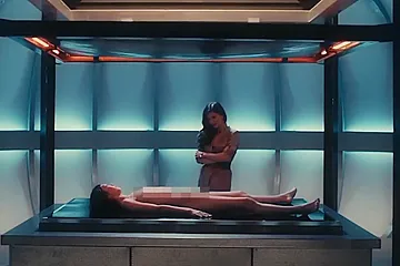 Japanese Girl Tries A Vacuum Bed For The First Time - free porn video