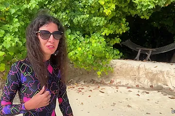 Cheating On My Girlfriend With A Beauty In The Bushes On The Maldives Beach - free porn video