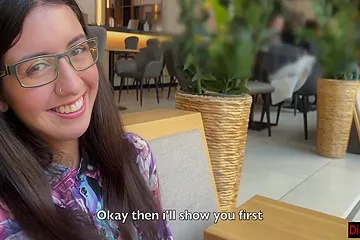 Nerdy Girl With Glasses Turned Out To Be A Nymphomaniac And A Lover Of Sperm On Her Face 26 Min - free porn video