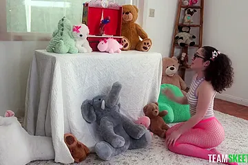 Pixie Smalls - Pigtail Cutie Fucks Puppet Master - free porn video