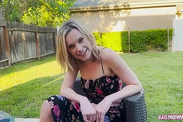 Hot Stepmommy Lindsey Lakes Seduced By He - free porn video