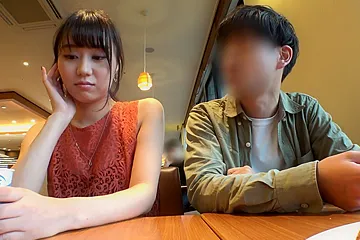 色白ビッチの美人グラドルをナンパして彼氏の前で潮吹き絶頂 - free porn video