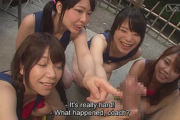 Japanese schoolgirls in swimsuits CFNM handjob harem - free porn video