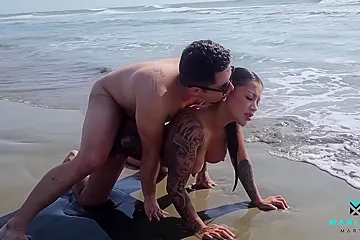 Horny Colombians Have Intercourse On A Public Beach - free porn video