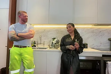 Yasmina Khan Asks Workman To Cheat On Girlfriend And Film A Sextape With Huge Facial For Her Pages - free porn video