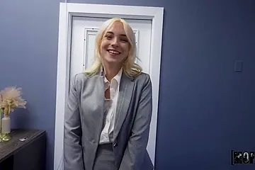 Lola Pearl, Amber Maddie - New Office, New Sneaky Link - free porn video